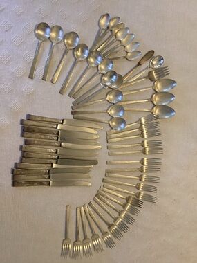Oneida Community FOREVER 1939 Silverplate 56 piece flatware